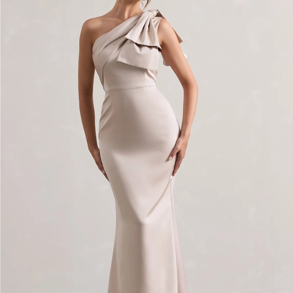 Elegant One-Shoulder Cream Dress